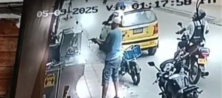 Delincuentes lanzaron panfleto y dispararon contra asadero de pollo en Soledad
