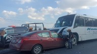Muere conductor tras chocar de frente contra camión de personal en Apodaca