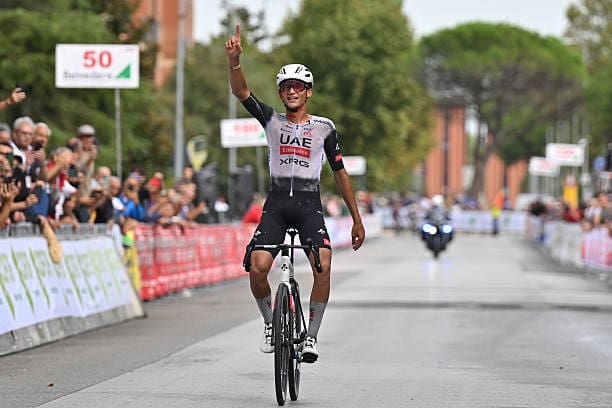 Isaac del Toro gana el Giro della Toscana 2025 y hace historia para el ciclismo mexicano