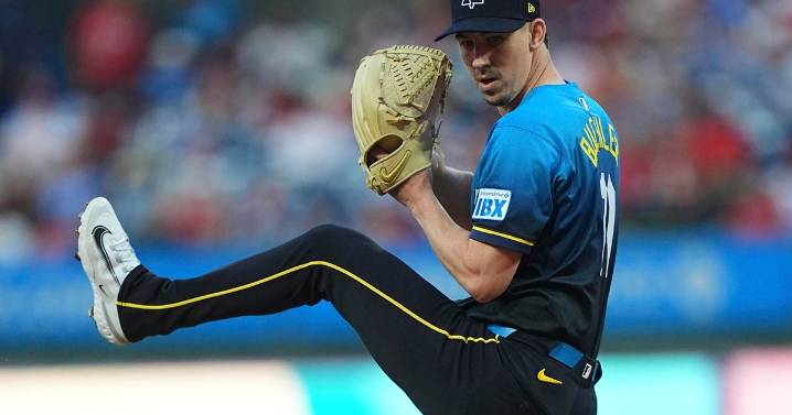 Walker Buehler impresses in debut as Harper's 2-run homer lifts Phillies over Royals, 8