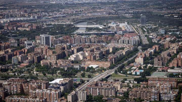 Unas obras junto al tranvía provocarán afecciones al tráfico en esta transitada calle de Zaragoza: piden usar itinerarios alternativos