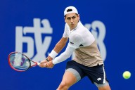 Alejandro Tabilo se mantiene firme en ATP 250 de Chengdú y venció determinación a Jordan Thompson
