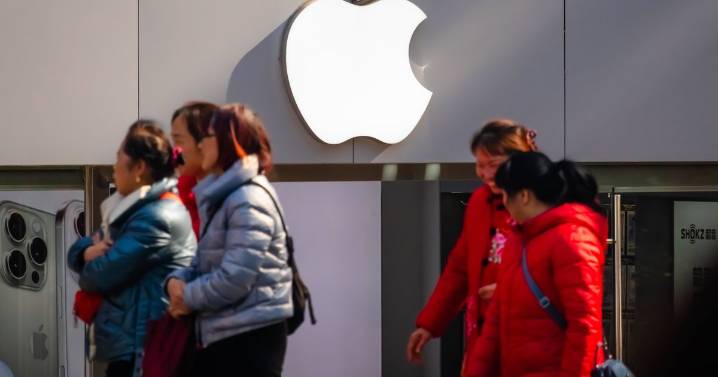 Apple users issued warning over 'manipulation' scam that drains bank accounts