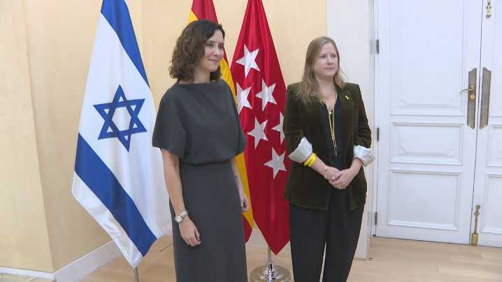 Ayuso recibe a la encargada de negocios de Israel en España y rechaza la "persecución de judíos e israelíes"