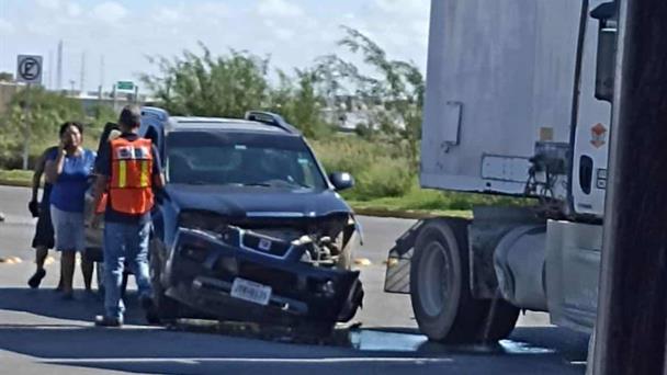 Reportan fuerte choque por la entrada a parque de Villa Florida