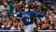 Seattle Mariners down Astros, stand alone atop AL West