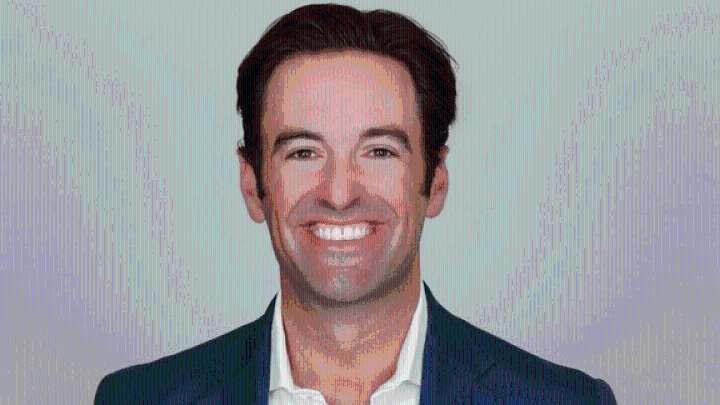 Elex Michaelson Hosting CNN Late Night News Show