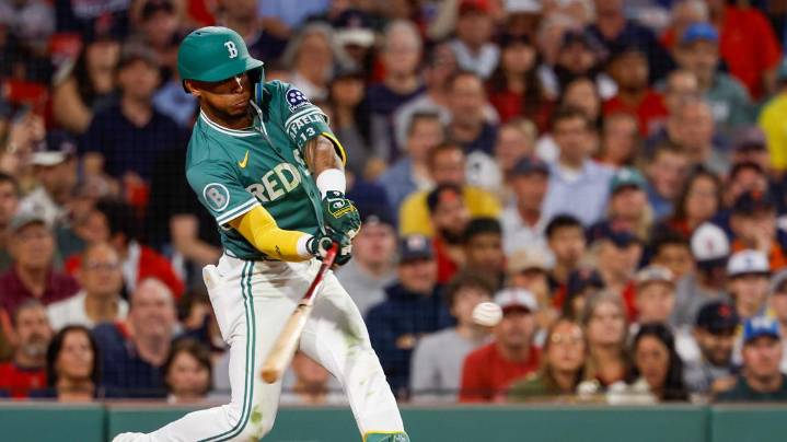 Rafaela's heroics secure Red Sox playoffs in 4