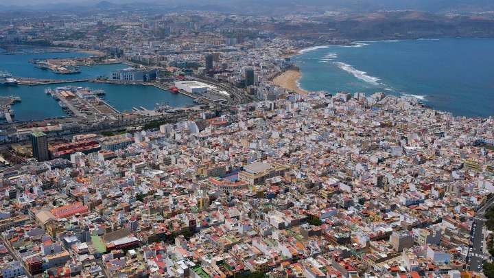 Frente al mar y olvidada: así agoniza la casa más misteriosa de La Isleta