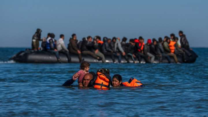 First ‘one in, one out’ Channel migrant flight from Heathrow to Paris CANCELLED after legal challenges