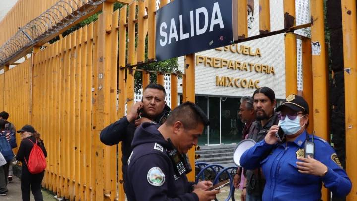 Anuncian paros y suspensión de clases presenciales en planteles de la UNAM por amenazas