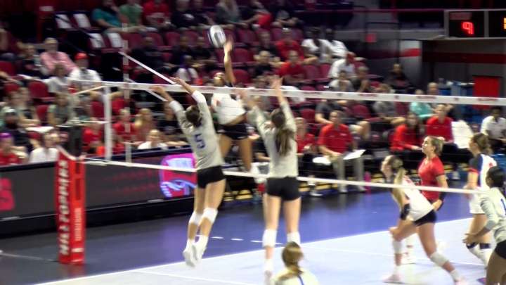 WKU VB: WKU Falls to Drake in Five Sets