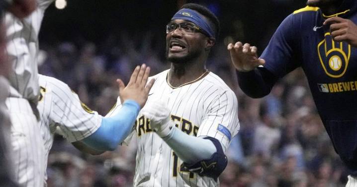 Brewers become first MLB team to clinch playoff spot this season