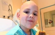 Ya recibió dos trasplantes. La familia de un niño misionero con leucemia busca apoyo para su tratamiento en el exterior