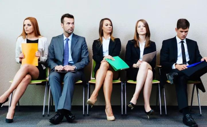 Los argentinos que buscan trabajo piden salarios de casi $1,7 millones: el detalle sector por sector