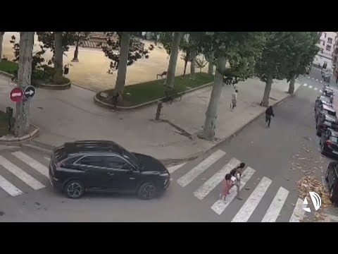 Tres detenidos en Calatayud tras robar y estafar 1.000 euros a una mujer con el método de la siembra