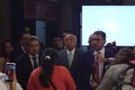 Francisco Garduño ofrece disculpas por los migrantes fallecidos en estancia migratoria en Ciudad Juárez