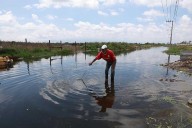 Vecinos de San Pedro Tultepec cumplen 20 días bajo el agua