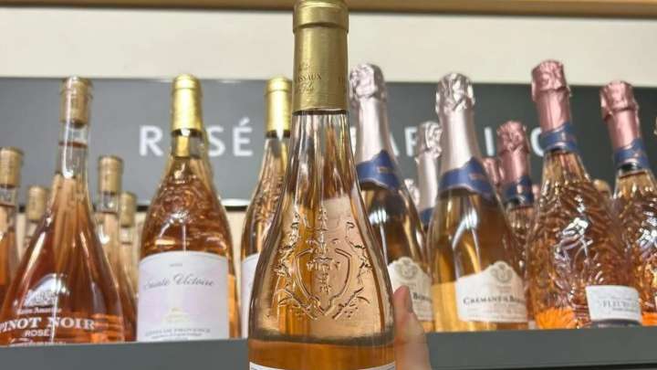 'I'll have 10 bottles please' shoppers drool over new Aldi Whispering Angel dupe