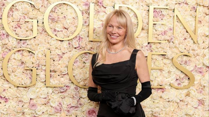 Pamela Anderson bemoans influence of 'algorithms'