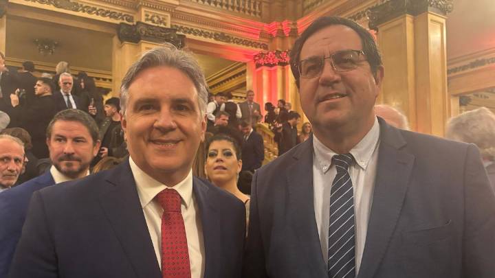 En la gala del Teatro Colón, Córdoba y Reconquista estrecharon lazos de cooperación interprovincial