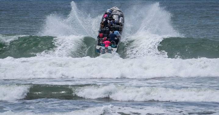 Migrants return to Venezuelan, a gold mine rescue and more top photos this week from Latin America