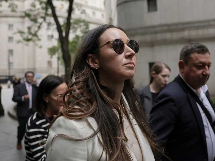 Quién es Charlie Javice: la joven CEO sentenciada a 7 años de prisión por estafar a JPMorgan por 175 millones de dólares