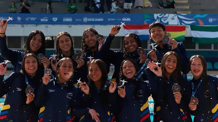 “Nadando, nadando, yo ganaré”: Colombia arrasó en primera semana del Sudamericano de deportes acuáticos de Brasil