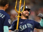 Eugenio Suárez se fue dos veces para la calle en la paliza de los Marineros de Seattle a los Bravos (VIDEOS)