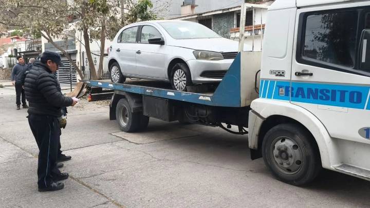 Suman más de 1.200 vehículos que la Municipalidad retiró de la vía pública
