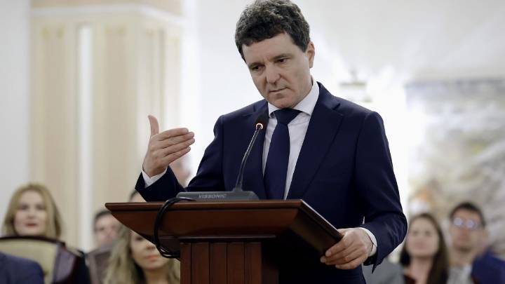 Dos cazas rumanos despegan ante la entrada de un dron ruso