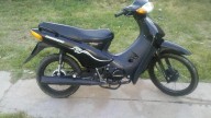 Dos jóvenes de 16 y 24 años que venían cinchando una moto fueron identificados por la Policía a la madrugada y descubrieron que la moto había sido robada en Federación.