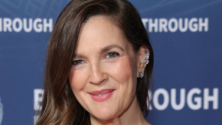 Drew Barrymore and Martha Stewart address viral talk show 'petting' moment