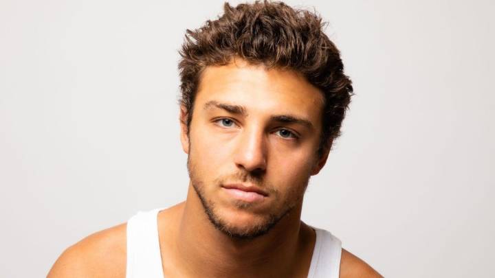 Tanner Zagarino To Star In Dan Fogelman’s NFL Series For Hulu