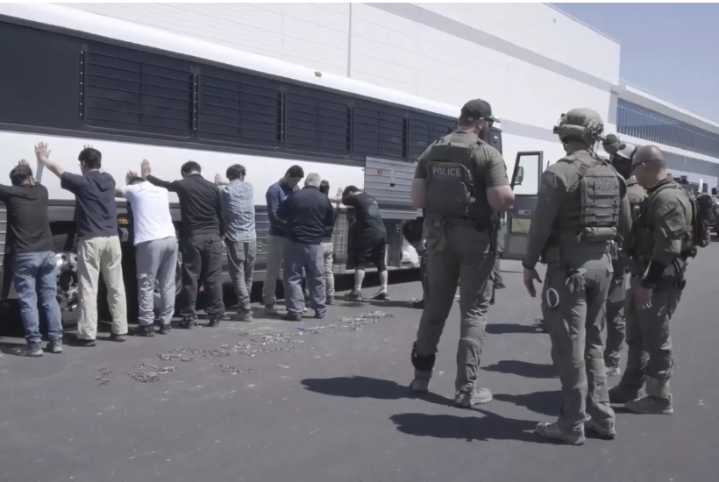 Surcorea llevará a casa a 300 trabajadores detenidos en redada en planta de Hyundai en Georgia