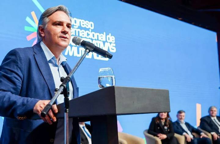 Llaryora tras la derrota de Milei: "Nuestra sociedad no quiere más gritos, quiere hechos"