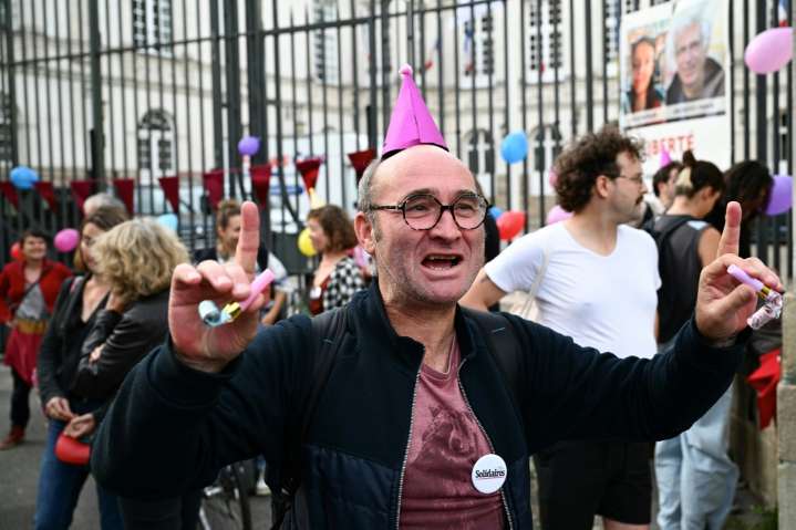 El Parlamento tumba el segundo gobierno de Francia en nueve meses