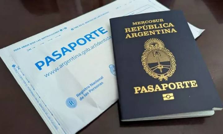 Pasaportes defectuosos: habilitaron una línea de WhatsApp y centros en varios p