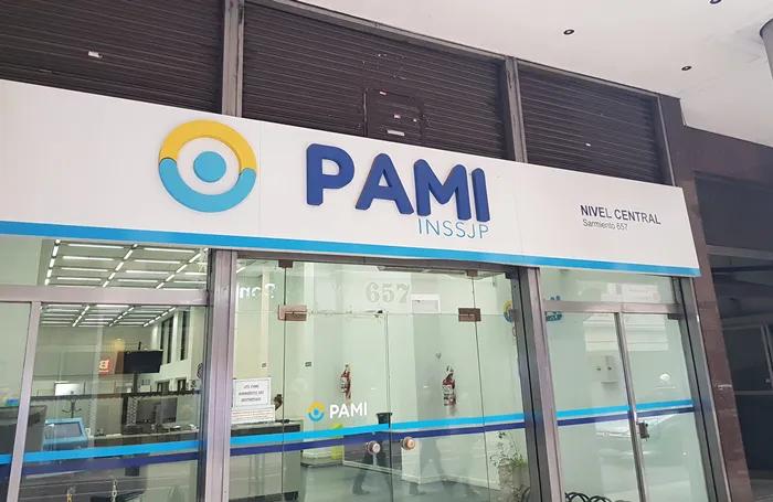 PAMI: denuncian sobreprecio en lentes para cirugías de cataratas