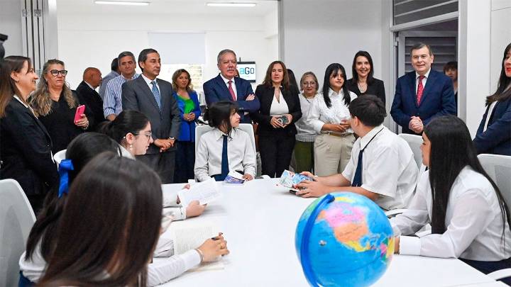 Zamora inauguró la obra de ampliación y refacción del Instituto Superior de Bellas…