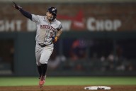 Altuve y Acuña la sacaron en juego entre Astros y Bravos