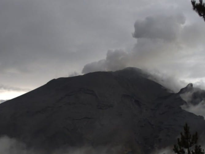 Popocatépetl registra aumento de actividad