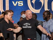 ¿Cuándo y a qué hora pelea Canelo vs Crawford? Cartelera, horarios por país y todo sobre el supercombate en Netflix