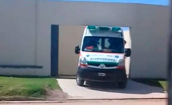 Usó una ambulancia municipal para ir a un hotel alojamiento