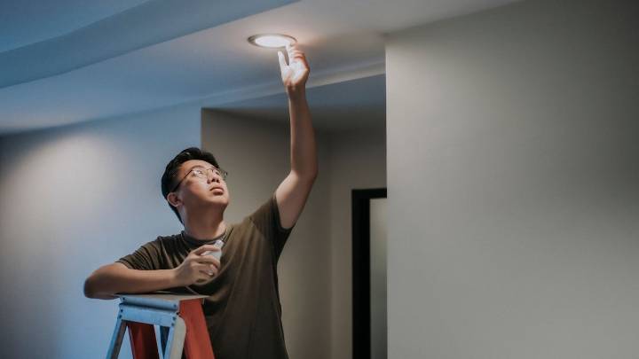 Tener este tipo de iluminación en casa podría estar elevando el costo mensual de la factura de energía sin que lo perciba
