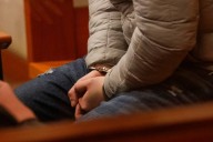 Prisión preventiva para joven de 19 años acusado de violar a su madre en Osorno