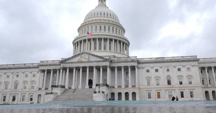 Trump to meet with Democrats in last-minute talks as government shutdown looms