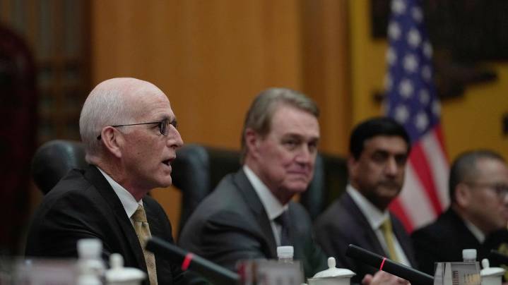 US lawmakers visiting China seek to improve military cooperation