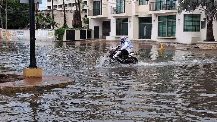Apagones, calles inundadas y escuelas afectadas, el resultado de las lluvias y tormentas eléctricas en Mazatlán