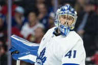 Maple Leafs extend G Anthony Stolarz